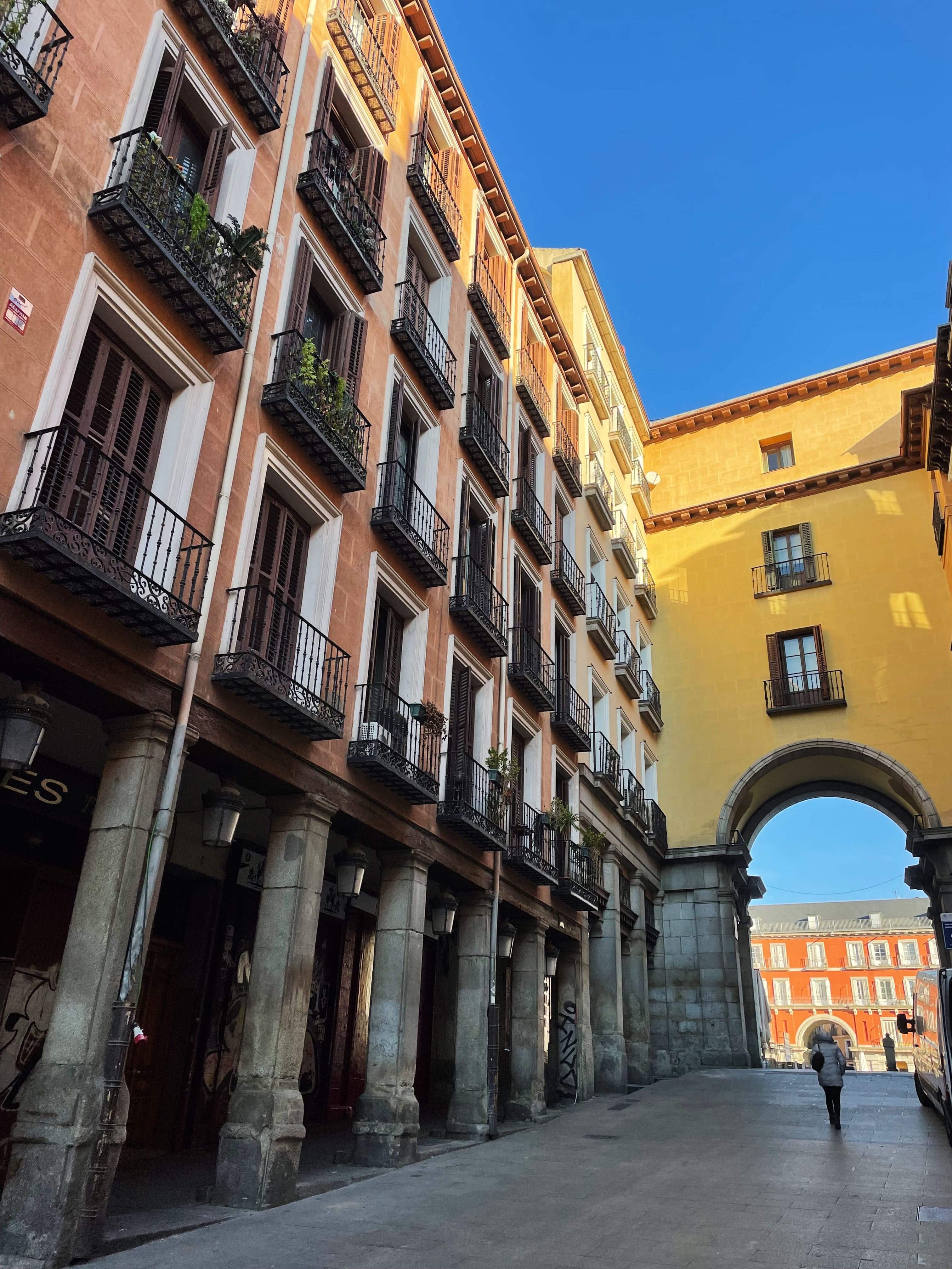 Madrid Travel Guide