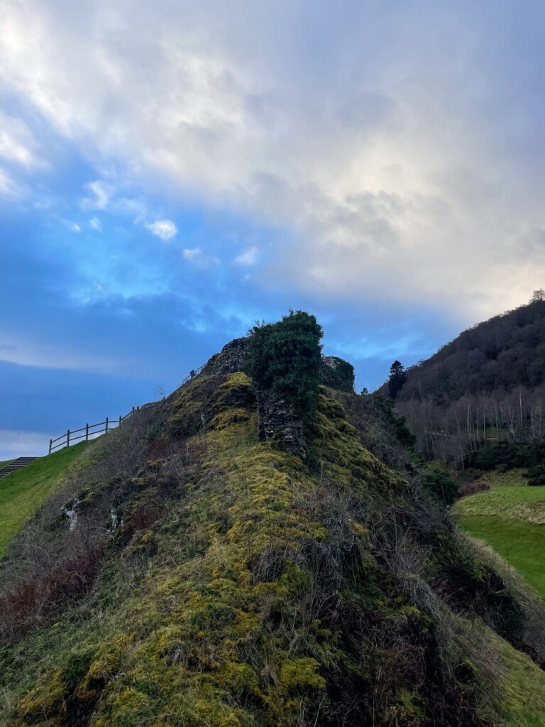  Urquhart Castle